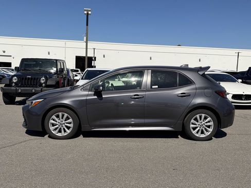 Used 2025 Toyota Corolla SE w/ SE Package FWD image 2