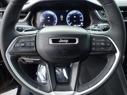 Used 2024 Jeep Grand Cherokee L Laredo image 14