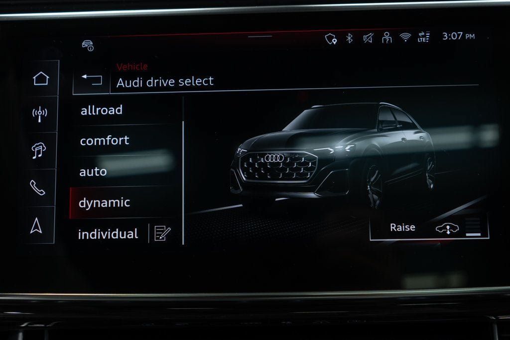 Used 2026 Audi Q8 Prestige w/ Prestige Package AWD/4WD image 32