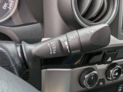 Used 2017 Toyota Tacoma SR5 AWD/4WD image 25
