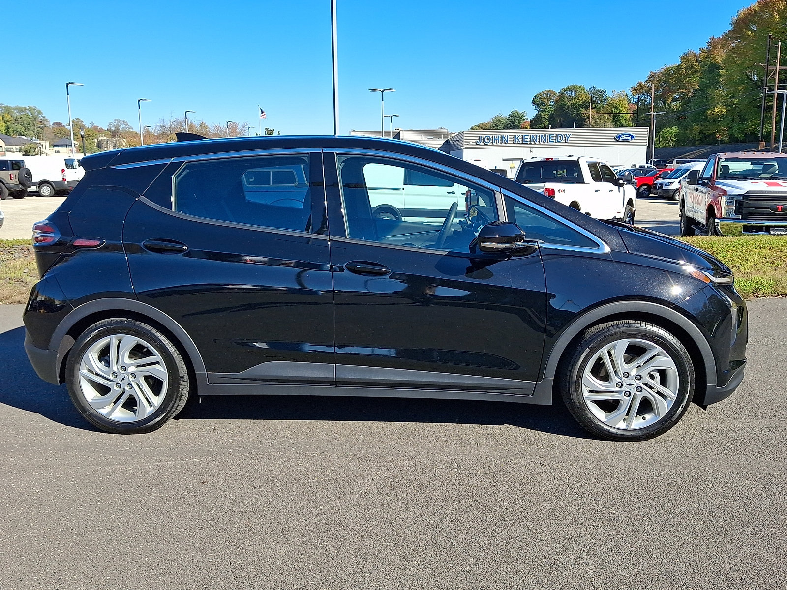 Used 2023 Chevrolet Bolt LT FWD image 9