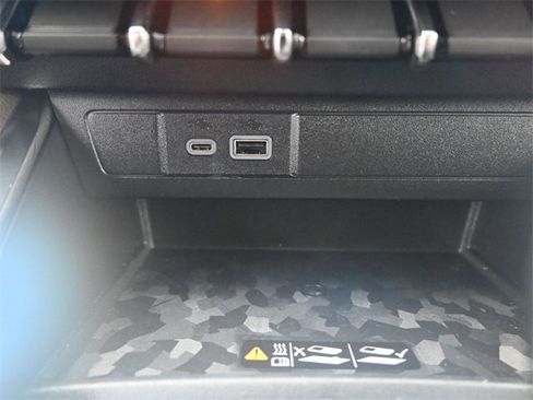 Used 2024 GMC Canyon Denali w/ LPO, Denali Black Edition image 31