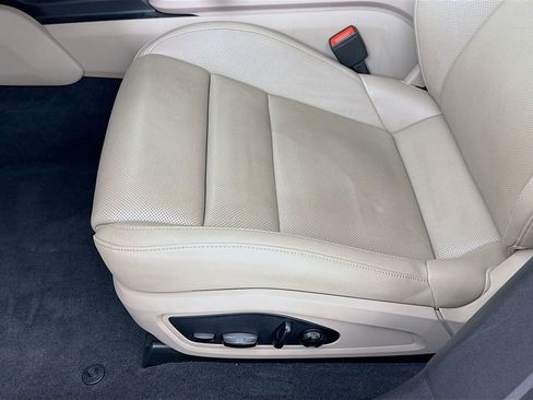 Certified 2021 Porsche Taycan RWD image 13