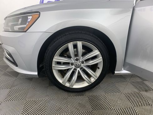 Used 2019 Volkswagen Passat 2.0T Wolfsburg w/ Wheels & Sunroof Package image 12