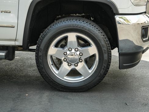 Used 2015 GMC Sierra 2500 SLT w/ SLT Preferred Package AWD/4WD image 10