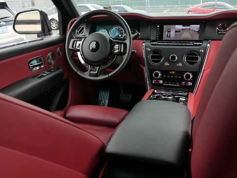 Used 2022 Rolls-Royce Cullinan AWD/4WD image 28