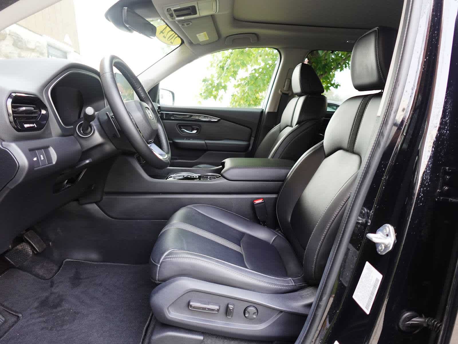 Certified 2024 Honda Pilot Touring image 12