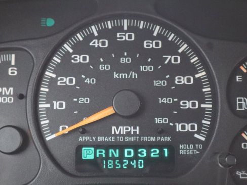 Used 2000 Chevrolet Silverado 1500 LS image 38