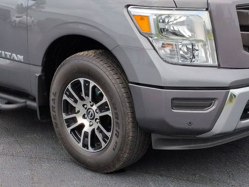 Used 2024 Nissan Titan SV w/ SV Convenience Package AWD/4WD image 9