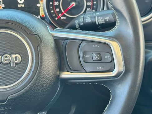 Used 2018 Jeep Wrangler Unlimited Rubicon AWD/4WD image 17