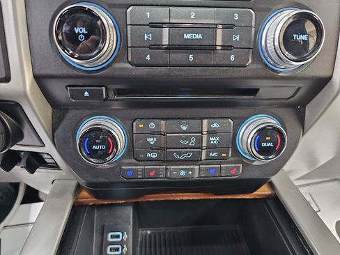 Used 2017 Ford F150 King Ranch w/ Equipment Group 601A Luxury image 35