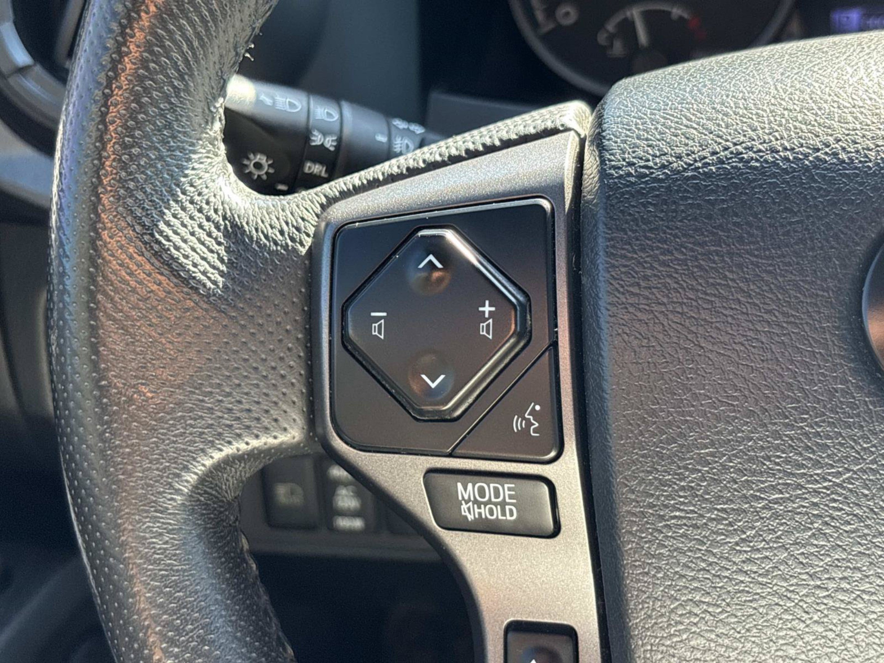 Used 2020 Toyota Tacoma TRD Off-Road w/ Technology Package AWD/4WD image 27