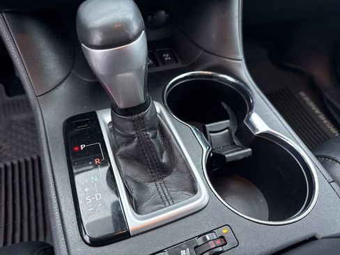 Used 2018 Toyota Highlander Limited image 30
