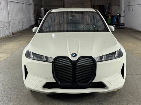 Used 2026 BMW iX xDrive45 AWD/4WD image 3
