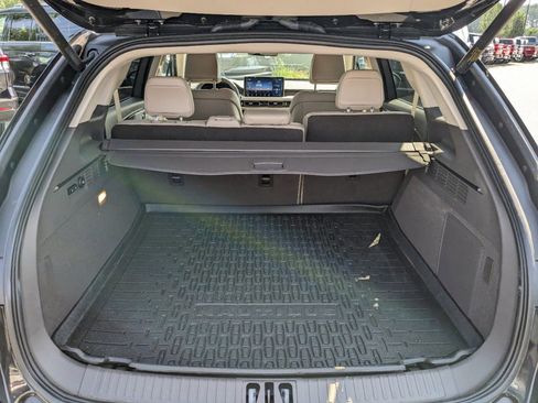 Certified 2023 Lincoln Nautilus Reserve w/ Equipment Group 202A image 14