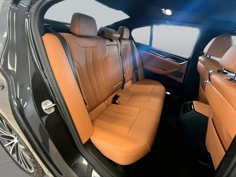 Used 2023 BMW 530i w/ Premium Package RWD image 18