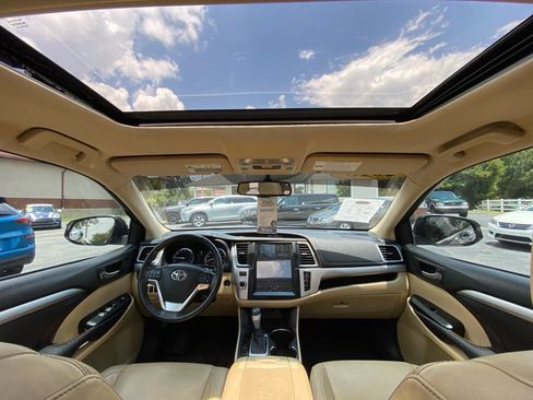 Used 2015 Toyota Highlander XLE image 14