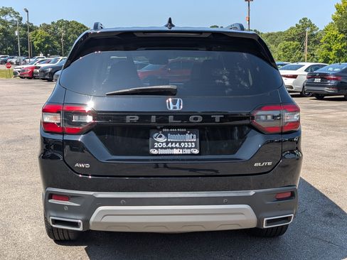 Used 2023 Honda Pilot Elite image 8