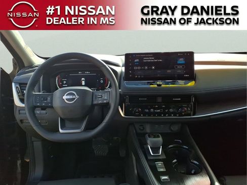 Certified 2025 Nissan Rogue Platinum w/ Platinum Premium Package image 10