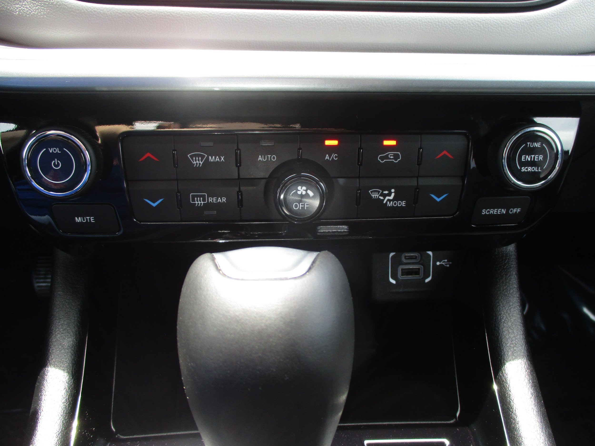 Used 2024 Jeep Compass Limited w/ Elite Group AWD/4WD image 29