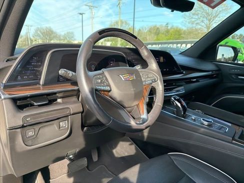 Used 2023 Cadillac Escalade Premium Luxury RWD image 11