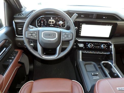 Certified 2026 GMC Sierra 3500 Denali Ultimate AWD/4WD image 23