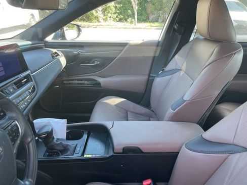 Used 2023 Lexus ES 350 Ultra Luxury w/ Accessory Package (Z2) FWD image 9