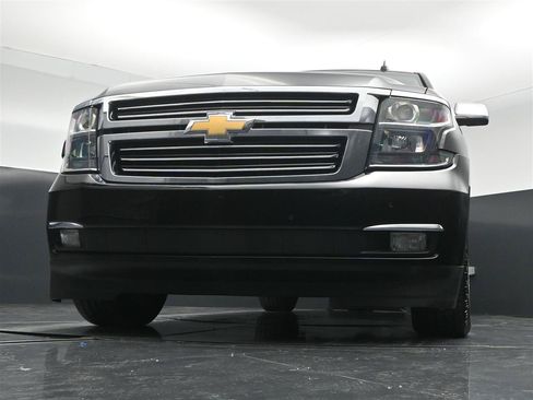 Used 2018 Chevrolet Suburban Premier AWD/4WD image 29