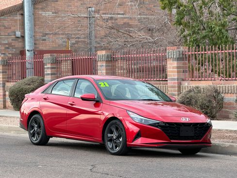 Used 2021 Hyundai Elantra SEL image 8