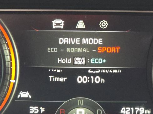 Used 2021 Kia Niro EX w/ Cold Weather Package image 28