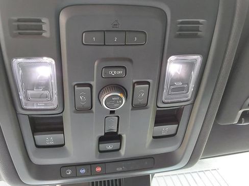 Used 2024 GMC Yukon AT4 w/ Technology Package AWD/4WD image 45