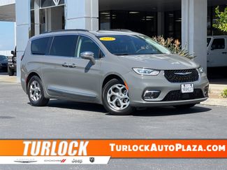 Used 2022 Chrysler Pacifica Limited FWD video 1
