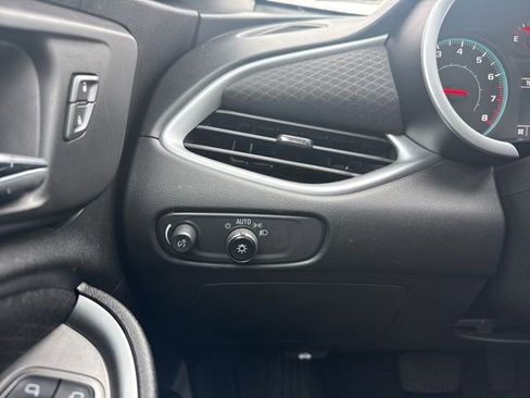 Used 2023 Chevrolet Malibu LT image 12