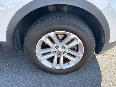 Used 2015 Ford Explorer XLT w/ Equipment Group 202A image 12