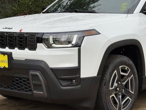 New 2026 Jeep Cherokee Laredo image 8