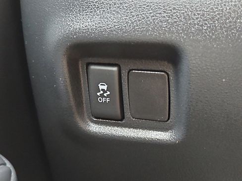 Used 2014 Nissan Versa SV image 23