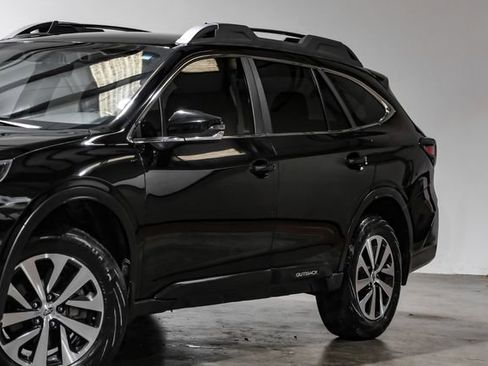 Used 2021 Subaru Outback Premium image 7