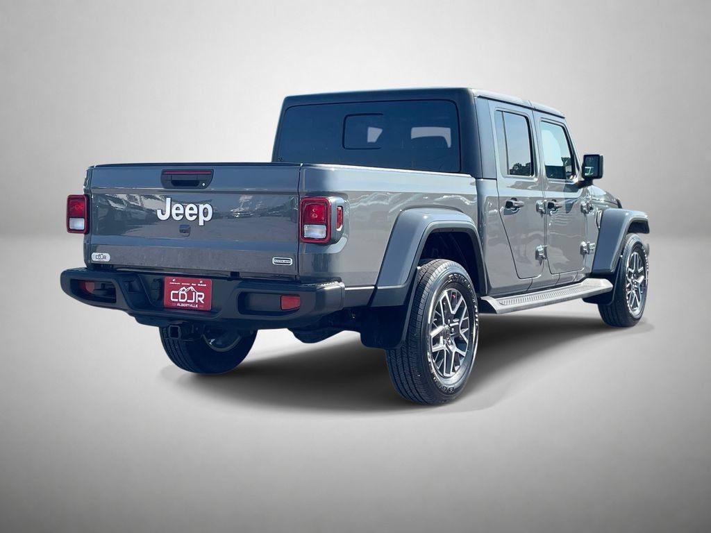 Used 2021 Jeep Gladiator Overland w/ Popular Equipment Package AWD/4WD image 3