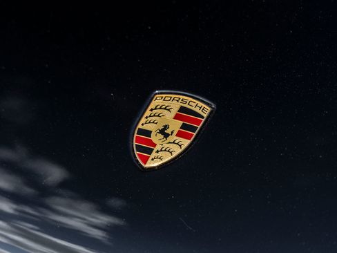 Certified 2026 Porsche Macan AWD/4WD image 17