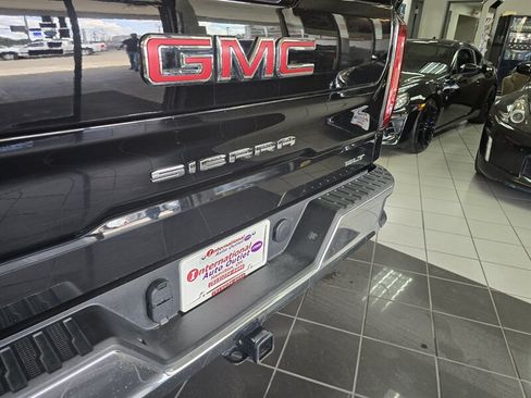 Used 2025 GMC Sierra 1500 SLT AWD/4WD image 39