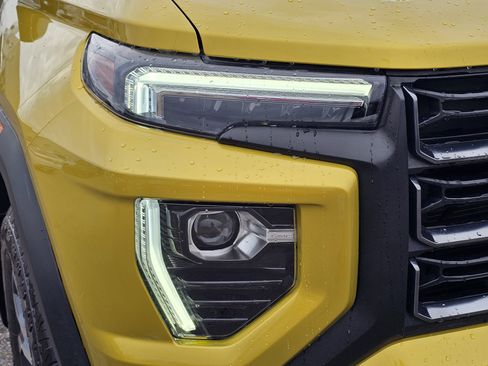 Used 2023 GMC Canyon AT4 w/ AT4 Premium Package image 4