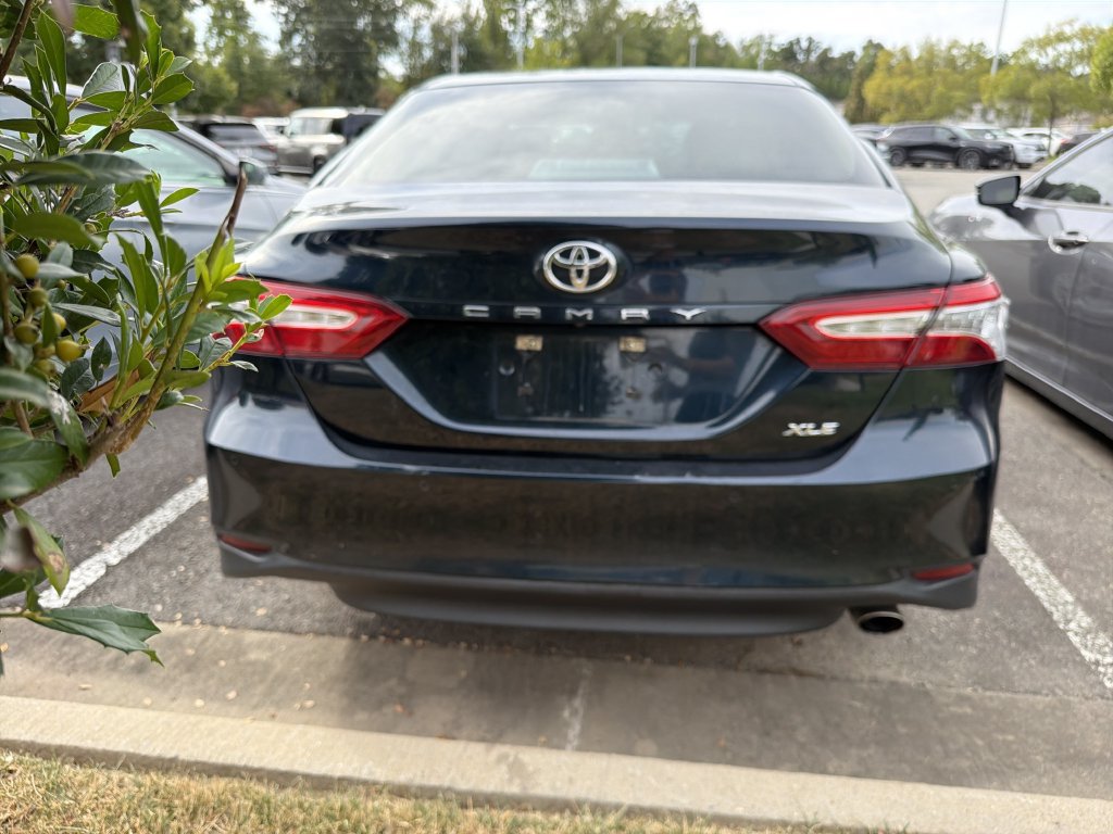 Used 2018 Toyota Camry XLE FWD image 5