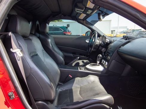 Used 2006 Nissan 350Z Touring RWD image 11
