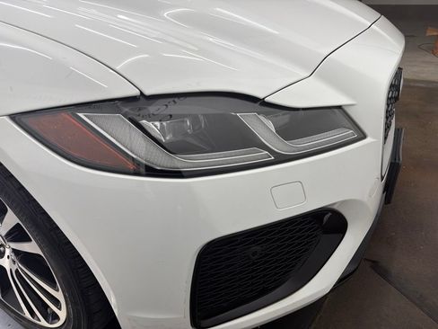 Used 2024 Jaguar XF R-Dynamic SE RWD image 10