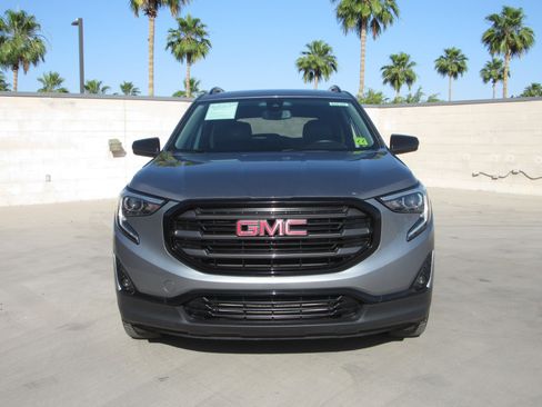 Used 2020 GMC Terrain SLT w/ Preferred Package FWD image 3