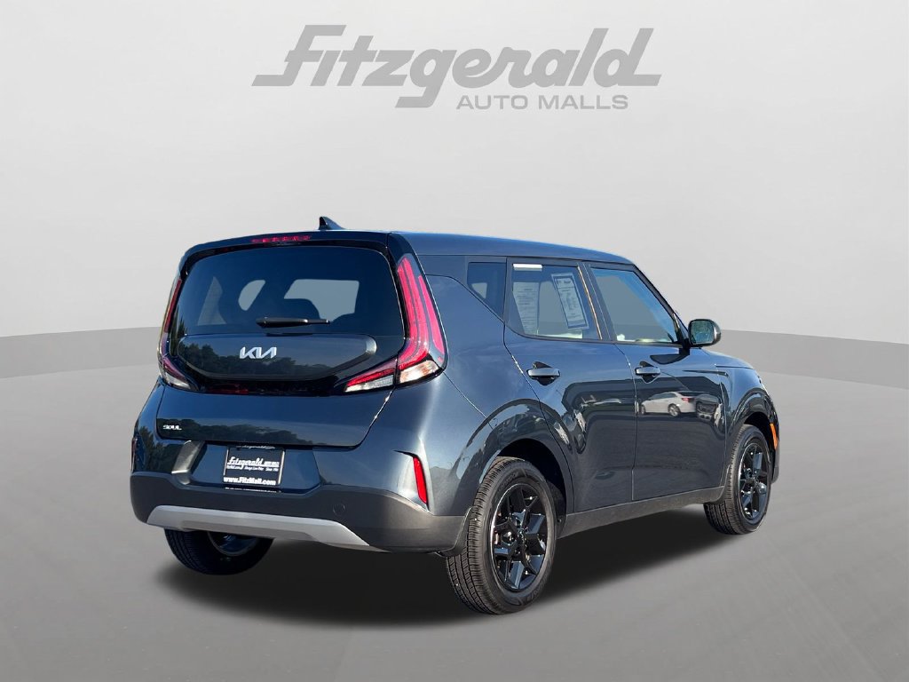 Used 2025 Kia Soul LX w/ LX Technology Package FWD image 8