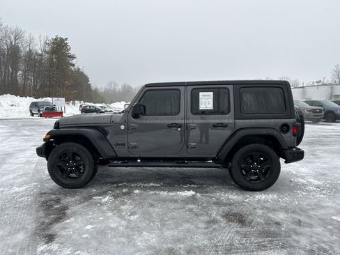Used 2019 Jeep Wrangler Unlimited Sport image 7