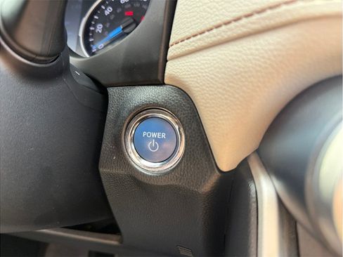 Used 2021 Toyota RAV4 XLE Premium AWD/4WD image 27