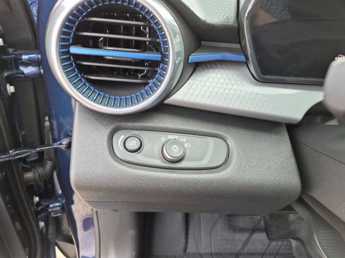 Used 2024 Chevrolet Trax LT w/ Driver Confidence Package FWD image 26