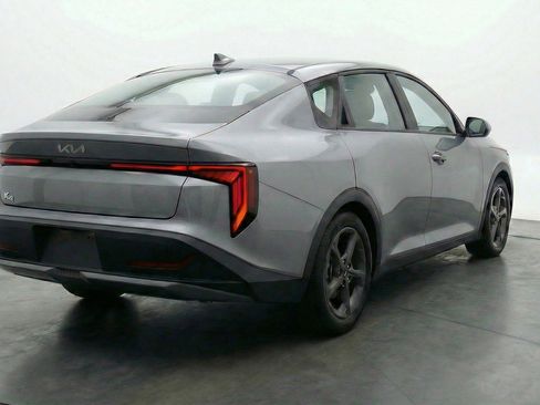 Used 2025 Kia K4 LXS image 9